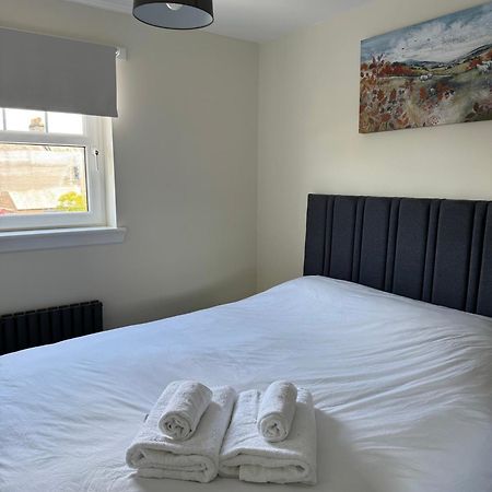 Modern 3 Bedroom Apartment In Markinch, Fife Екстер'єр фото