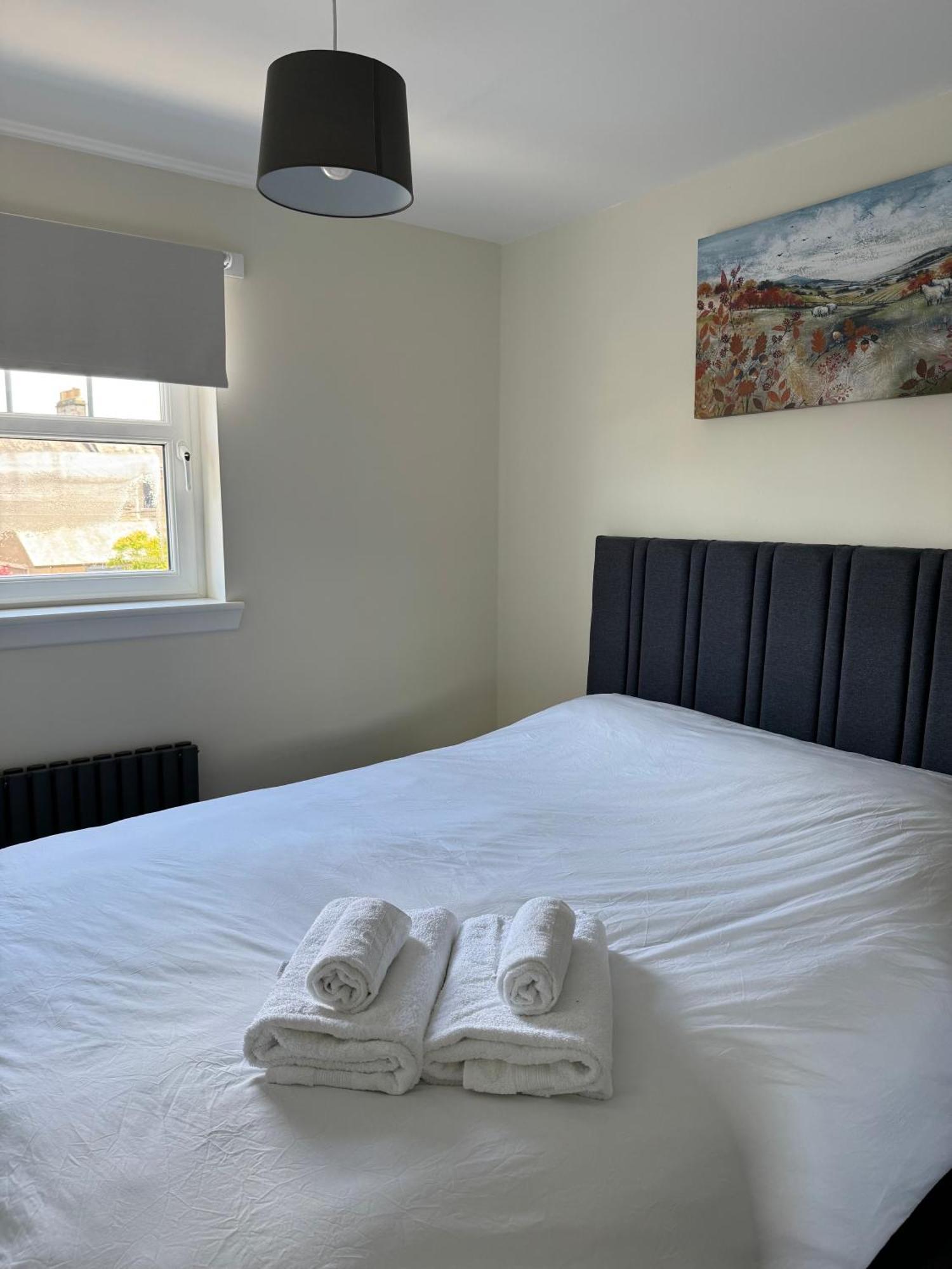 Modern 3 Bedroom Apartment In Markinch, Fife Екстер'єр фото
